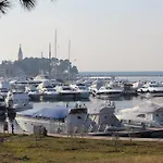 Nautica